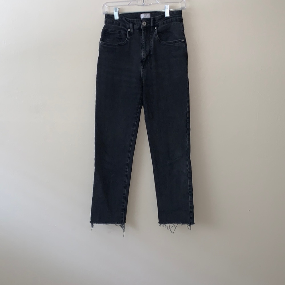 black mom jeans